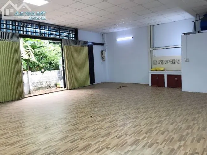 cho thue kho xuong 85m2 duong 5 tan vao ngay cau vinh tuy long bien lh 0382359801 r nchinh chu can cho thue kho xuong tai thach ban long bien dt 85m2 mt 8m duong xe tai lon ra vao thoai mai truoc nha duong 6m tai phuong long bien long bien r nkho xuong