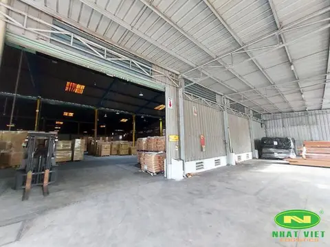 cho thue kho xuong tai kcn pho noi a b r n r n nhat viet logistics chuyen cung cap cac dich vu cho thue kho quan li hang hoa kem theo dich vu boc xep xe nang ha bang tai dong goi dan tem van tai vv r n r n kho moi dien tich 2700m2 cho thue nho le