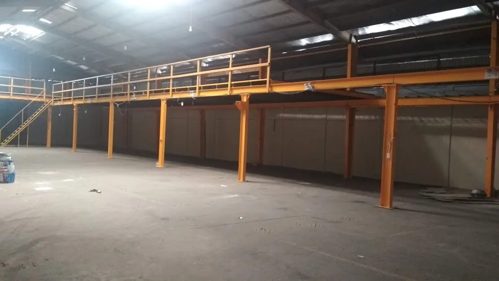 cho thue nha xuong gan 2 000m2 mat tien phan van hon quan 12 gia re nhat khu vuc