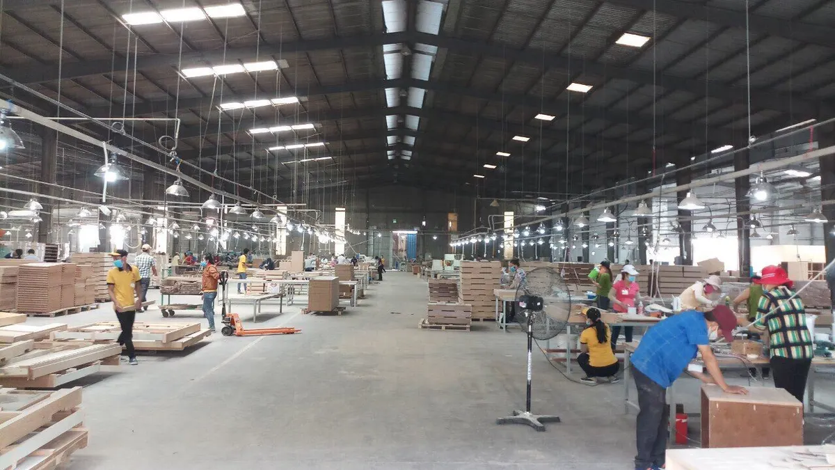 cho thue nha xuong 3 000m2 container 24h giap nguyen van qua quoc lo 1a gia re quan 12