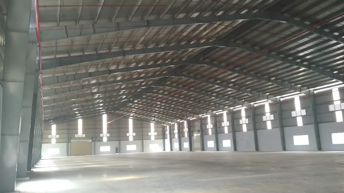 can cho thue nha xuong 8 500m2 duong huong lo 2 binh tan gia re khu vuc