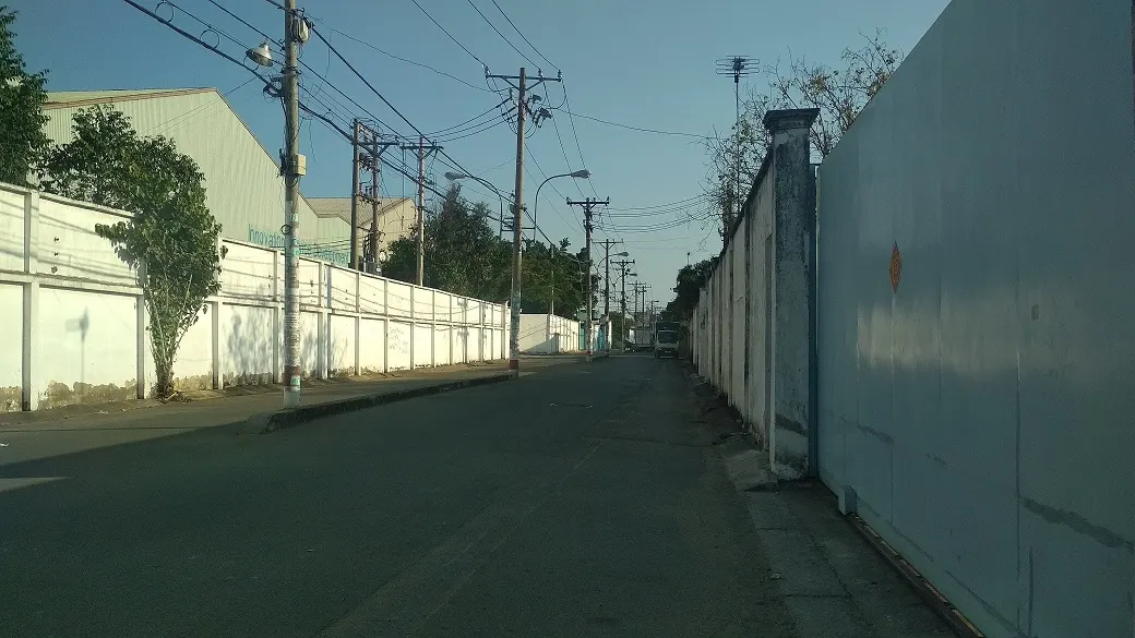can cho thue nha xuong 8 500m2 duong huong lo 2 binh tan gia re khu vuc