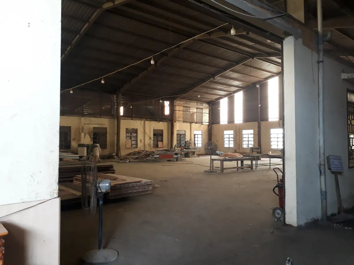 cho thue gap nha xuong 2 500m2 mat tien phan van hon hoc mon