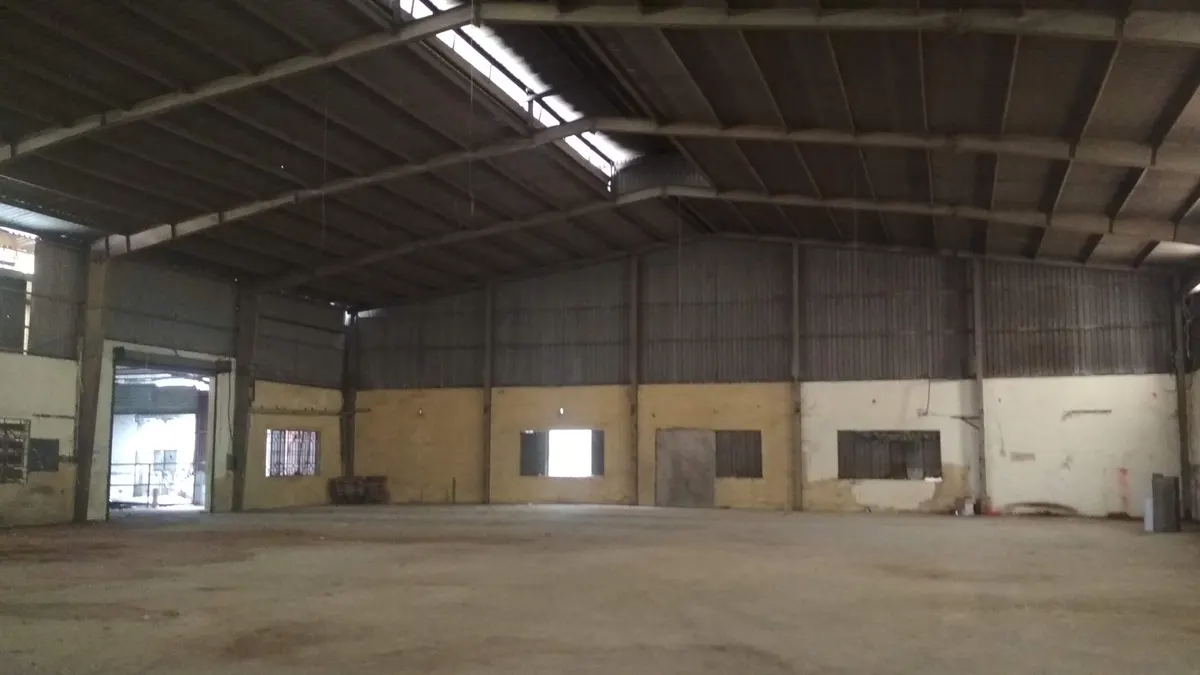 cho thue gap nha xuong 2 500m2 mat tien phan van hon hoc mon