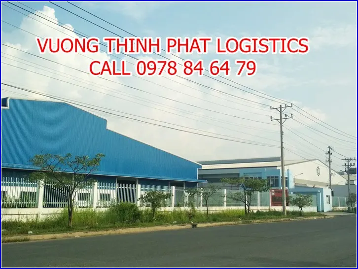 cho thue kho xuong mat tien duong tuyen 2 ap 4 hoc mondt 2 500m2