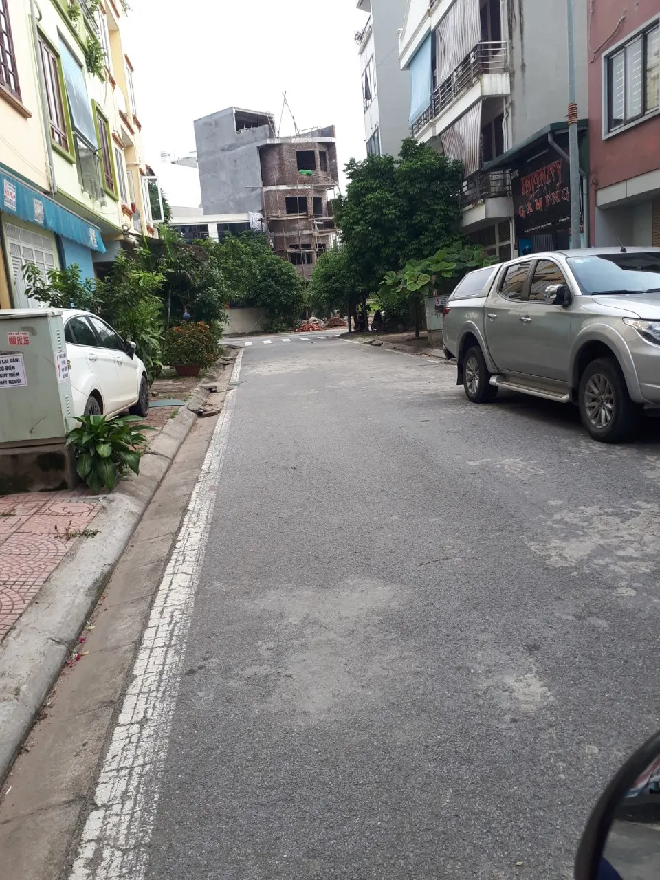 cho thue garage oto trau quy duong rong dt 100m dong duc lh 0382359801